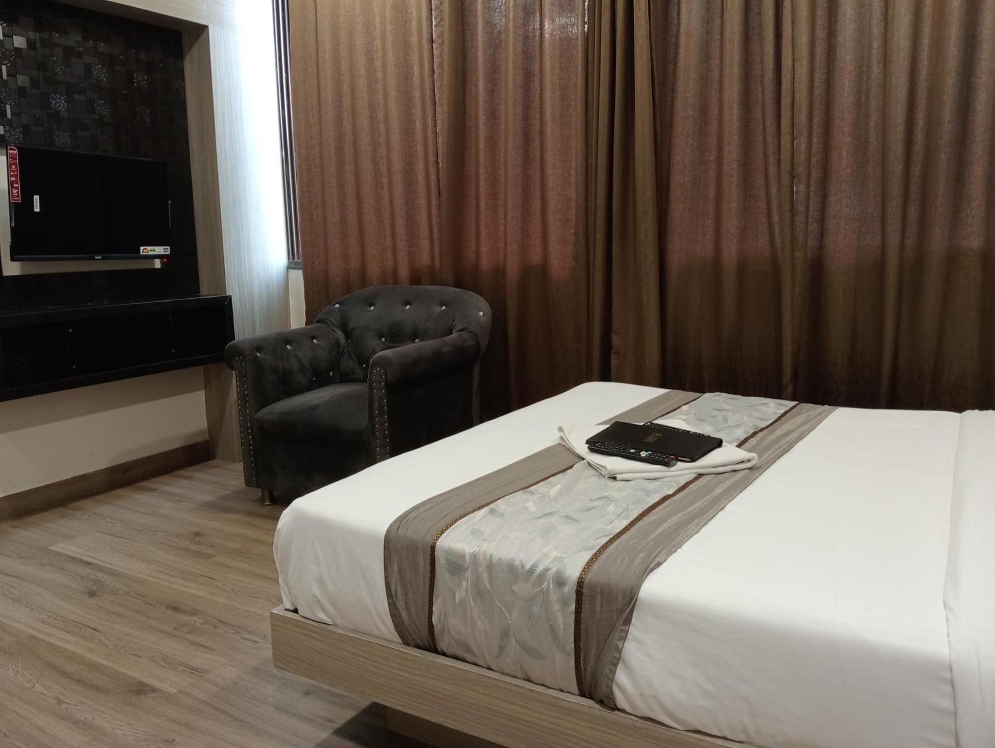 Hotel Arts International ムンバイ エクステリア 写真